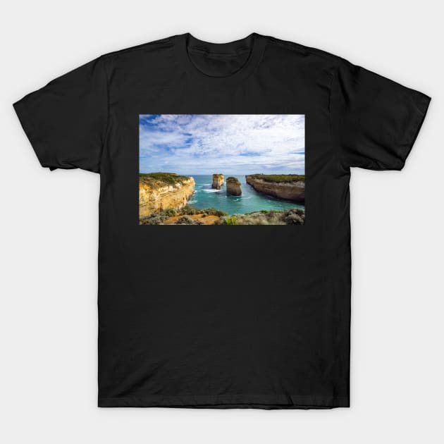 Loch Ard Gorge, Great Ocean Road, Victoria, Australia. T-Shirt by sma1050